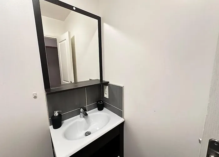 Апартаменты La Detente De Robinson T2 Agreable Proche Centre *