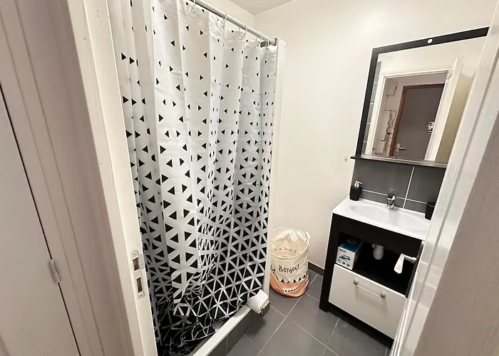 Апартаменты La Detente De Robinson T2 Agreable Proche Centre